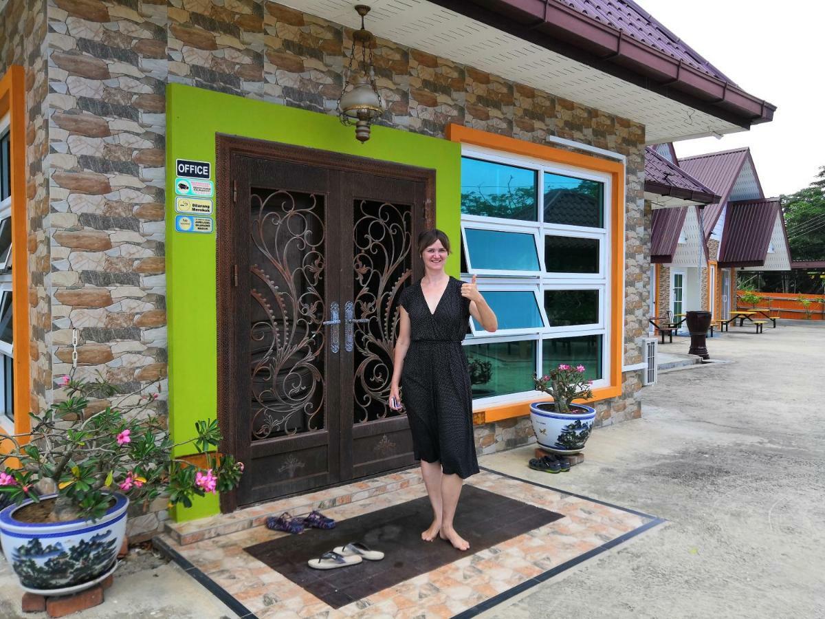 Pilly Homestay Labuan Exterior photo